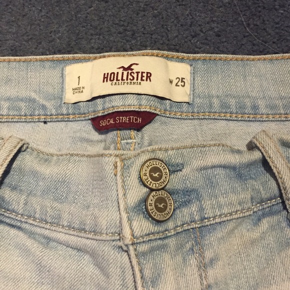 Destroyed denim Hollister shorts - Picture 3 of 4