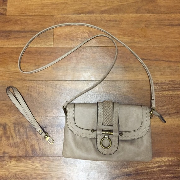 ❌SOLD IN BUNDLE❌Tan Leather Chap Purse
