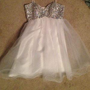 Short adorable white prom/formal dress