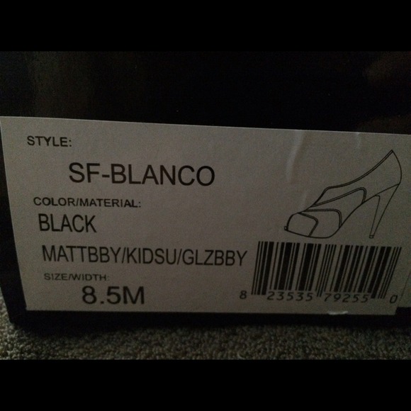 Saks Fifth Ave leather peep-toe heels! - Picture 3 of 4