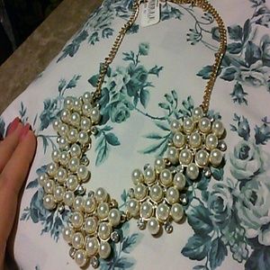 Pearl gold short necklace Pearl gold short necklace