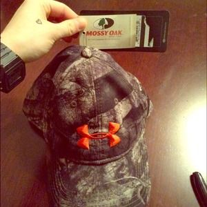 Mens Mossy Oak Under Armour Hat NWT