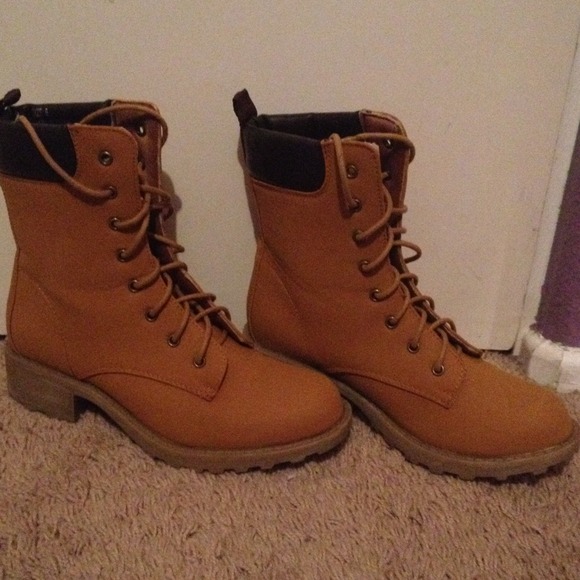 Outdoor boots