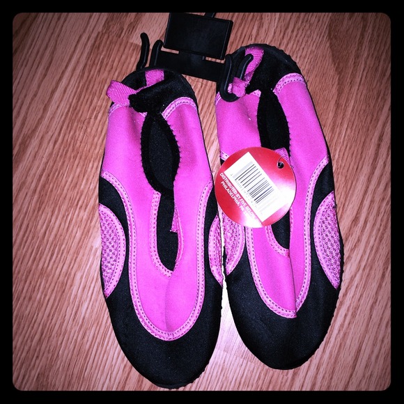 NWT water shoes!