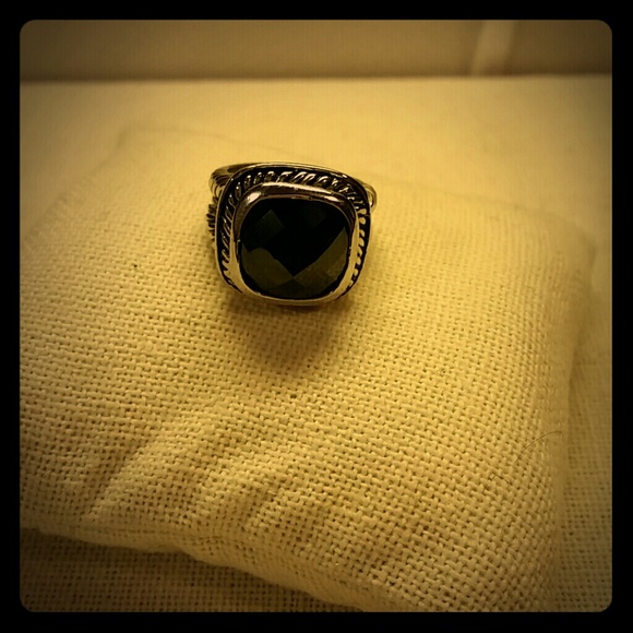 Black Stone Cocktail Ring with Rope Look Details