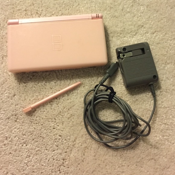 Pink Nintendo DS Lite + Charger