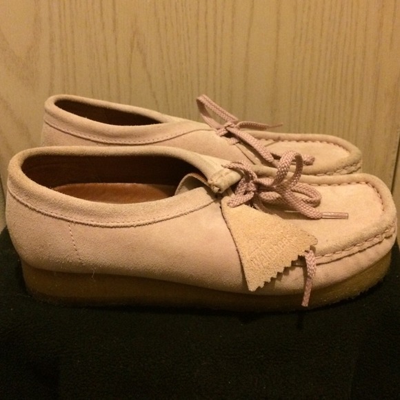 Womens Clarks Wallabees -soft pale pink