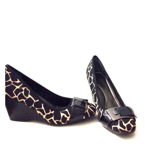 Bandolino animal print wedges