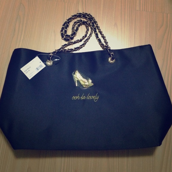 Chain handbag
