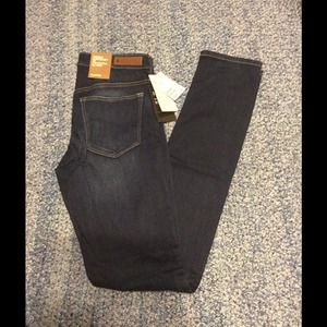 (NWOT) sized 31/34 H&M skinny jeans