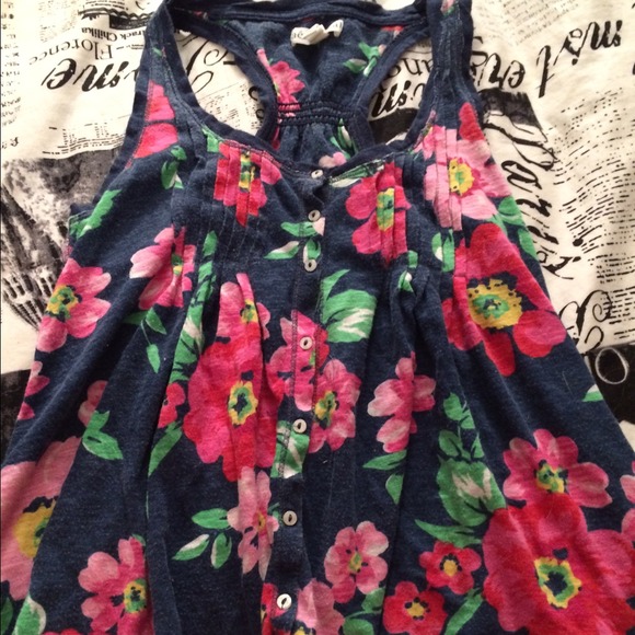 Aeropostale floral tank top!