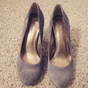 Suede Grey Pumps