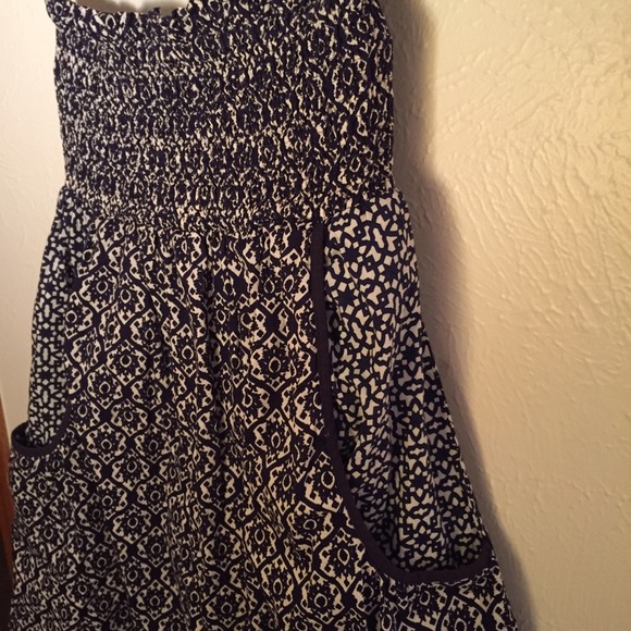 Sundress - Picture 2 of 3