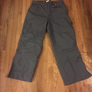 Large Oakley snowboard pants. Like new condition.