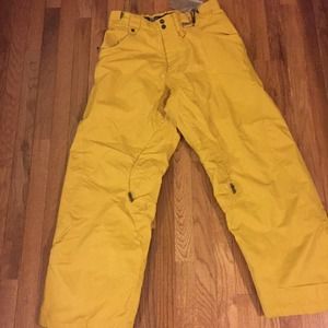 Medium Oakley snowboard pants. Like new condition.