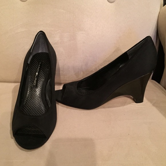 Black Bandolino wedge pump