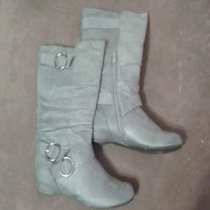 Grey boots