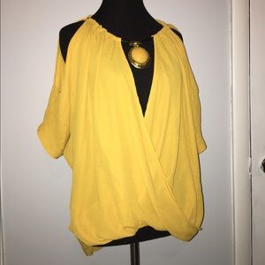 Vintage looking short, with collar neck.