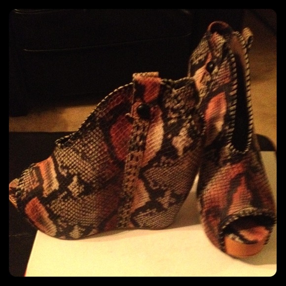 Jeffrey Campbell Kelsey-Ex Brown/Beige Snake Wedge