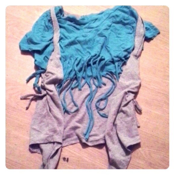 Blue crop top & grey pull over