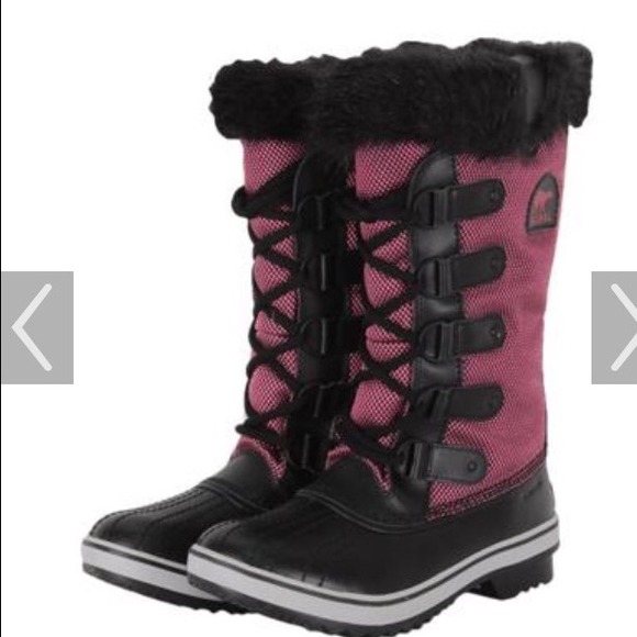 Sorel Tofino Boots in Chili/Black. Size 6.5.