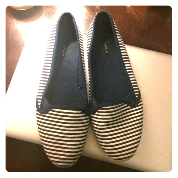Nautical blue striped shoes