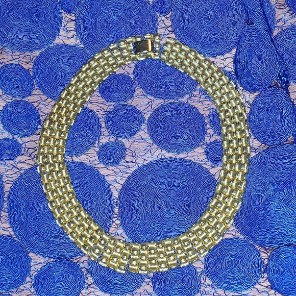 Vintage collar