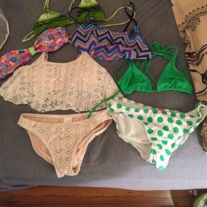 Mixed set of bikinis