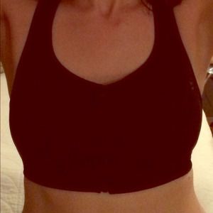 ⭐️sold in bundle⭐️Under Armor Sports Bra 36D