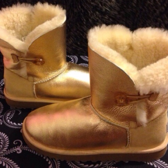 Good Bailey button ugg boots