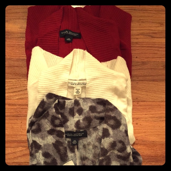 ❤️Bundle of three Banana Republic shrugs❤️
