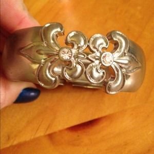 Fleur De Lis hinged bangle.