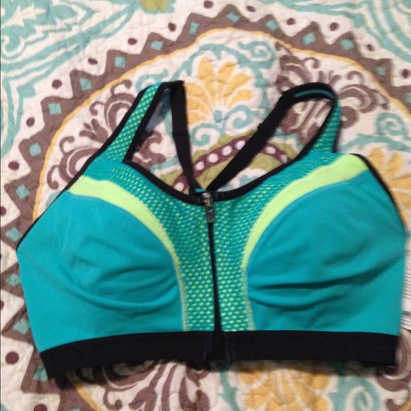 Vs knock out sports bra