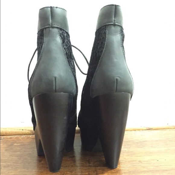 Black Julie Messeca boot - Picture 2 of 2