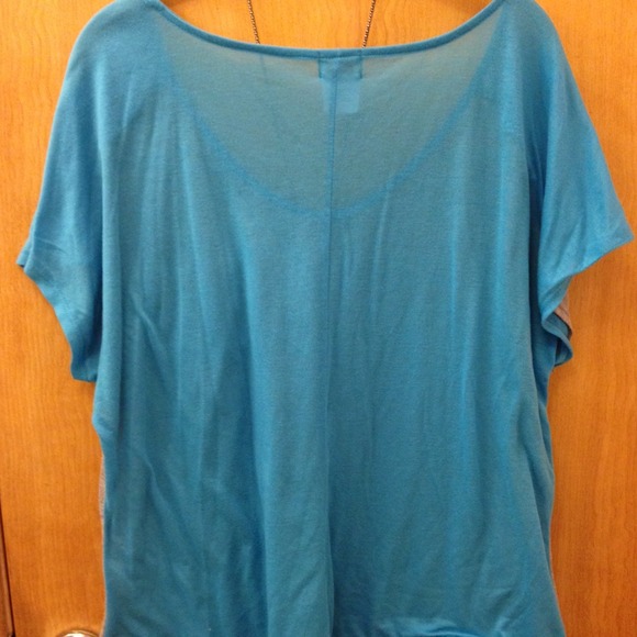 ❌❌SOLD❌❌Eyelash Blue and Gray T-Shirt - Picture 2 of 4