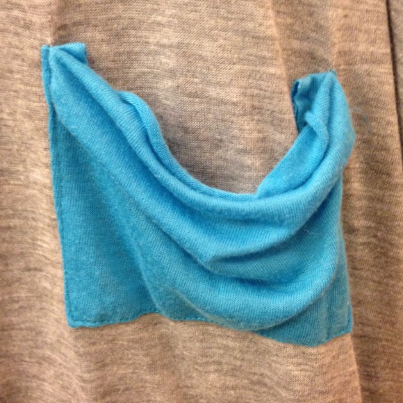 ❌❌SOLD❌❌Eyelash Blue and Gray T-Shirt - Picture 3 of 4