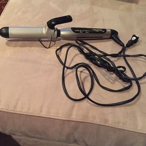 Gold N hot curling iron
