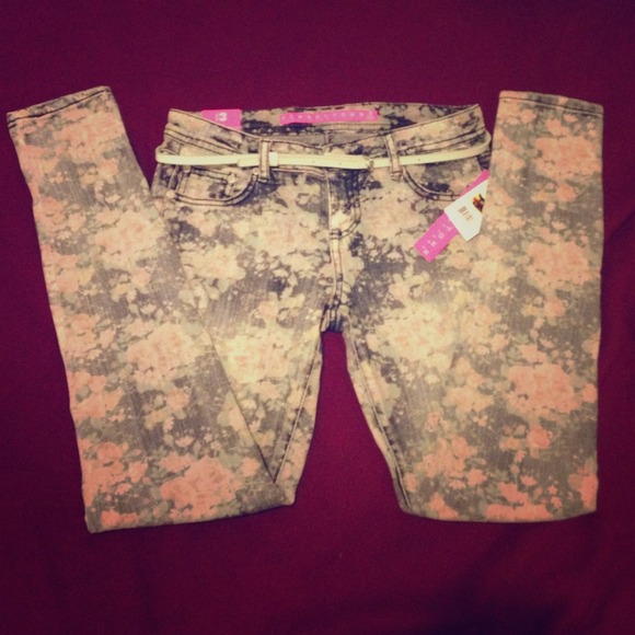 Super Cute Flower Print Tinseltown Skinny Jeans