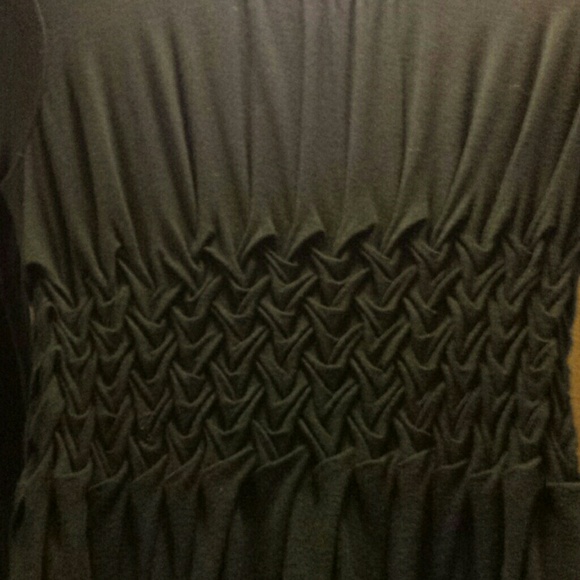 Simple black dress - Picture 3 of 3