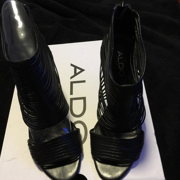 ALDO strappy gladiator heels. Never worn - Picture 2 of 4