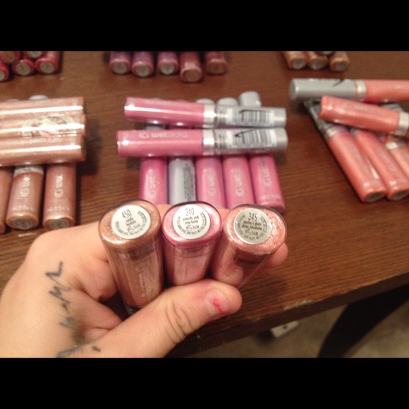 Lip gloss - Picture 2 of 4