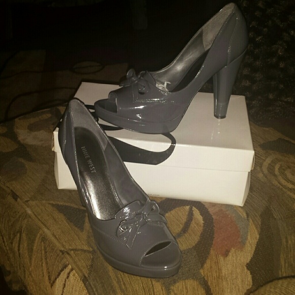 Grey patent platform open toe pump