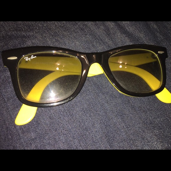 Black & yellow Ray Ban Suglasses
