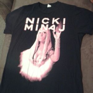 Nicki minaj large shirt