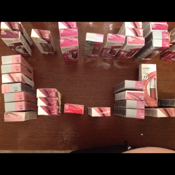 Lip color - Picture 2 of 4