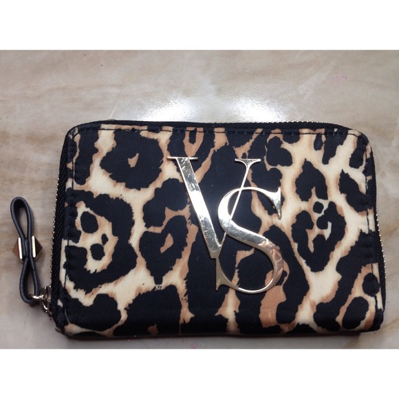 NEVER USED 2015 Victoria's Secret wallet