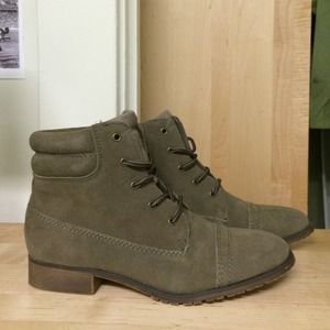 Steve Madden MAECIE Lace Up Boots