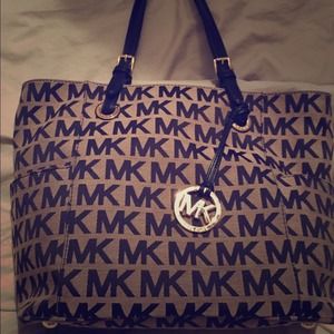 Michael kors jet set tote in black
