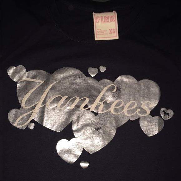 ✨VS Pink tee✨