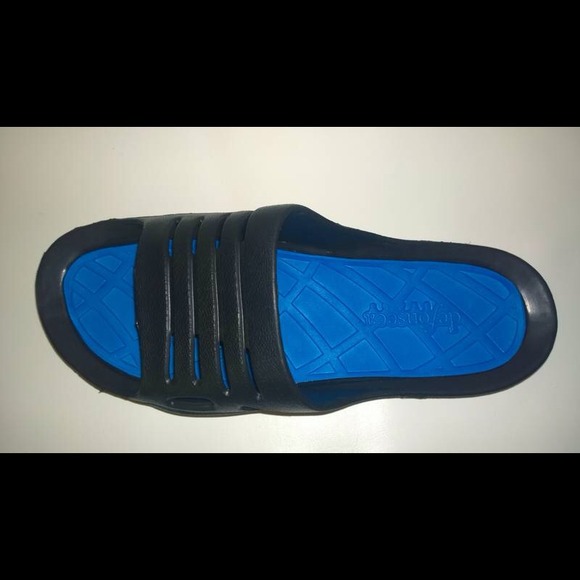 Flip-flops - Picture 3 of 4